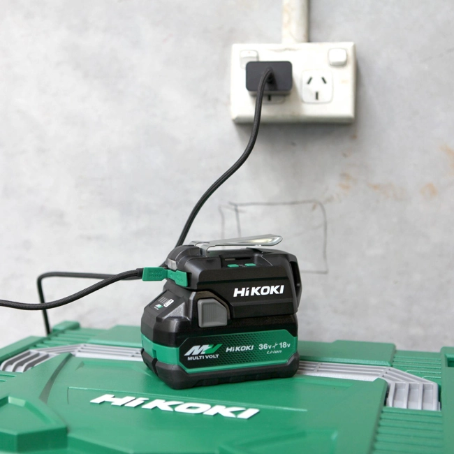 Vendita online Caricabatterie e Adattatore USB 65 W per 18V UC18DAW4Z